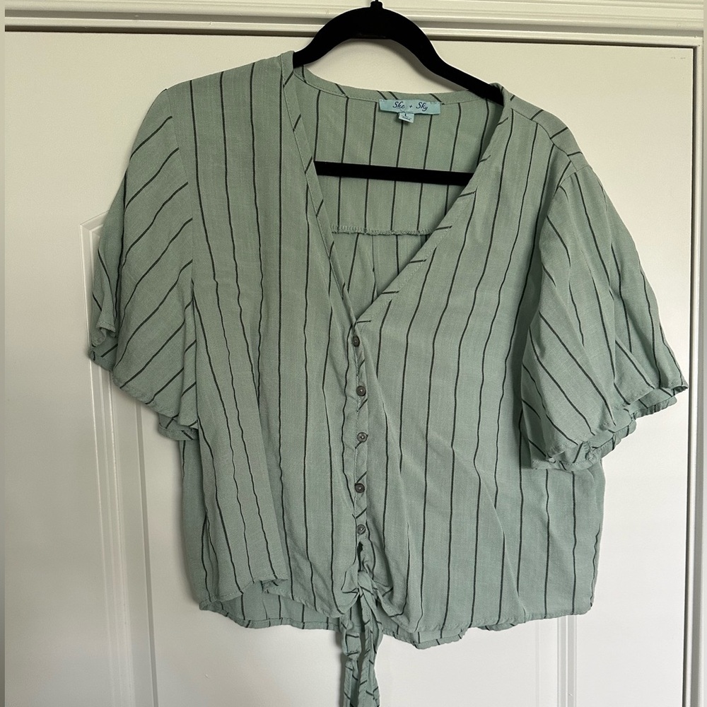 She and sky cropped top with front tie